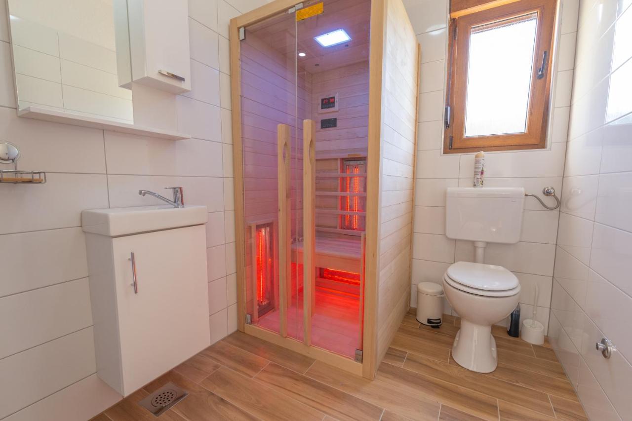 Kuca Trota - Sauna, Hot Tub Otočac Eksteriør bilde